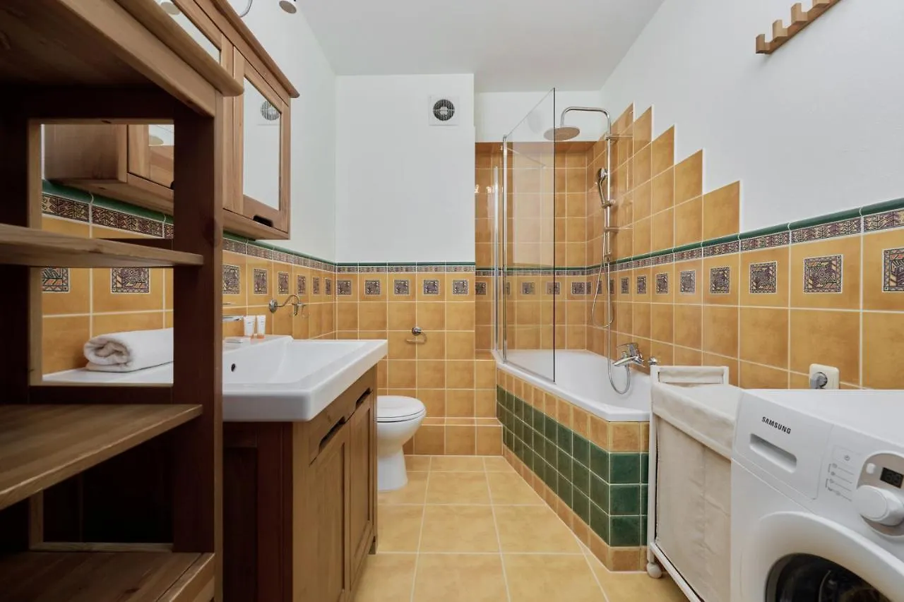 Convenient Apartment Mosiezna 7 By Noclegi Renters Wrocław Polska
